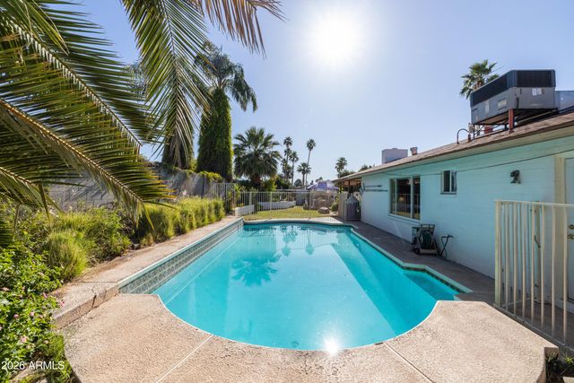 5246 E WINCHCOMB Drive, Scottsdale, AZ 85254