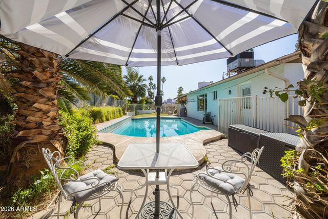 5246 E WINCHCOMB Drive, Scottsdale, AZ 85254