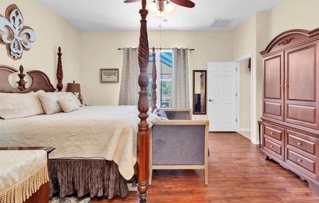 Image 13 of property listing at 10126 BALCONY STREET, New Port Richey, FL 34655