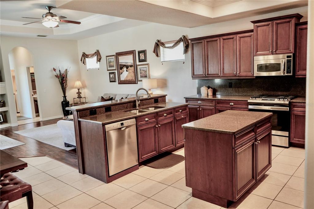 Image 8 of property listing at 10126 BALCONY STREET, New Port Richey, FL 34655