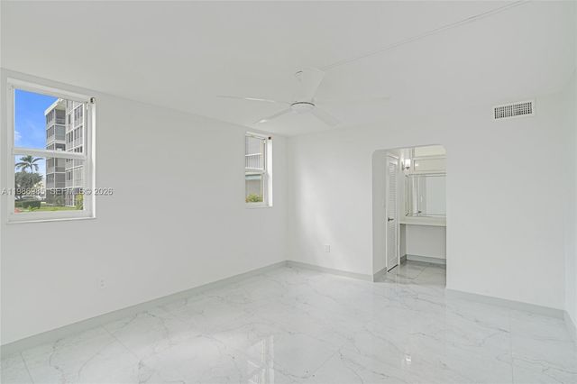 3020 Marcos Dr S106, Aventura, FL 33160