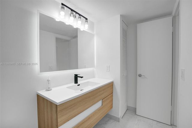 3020 Marcos Dr S106, Aventura, FL 33160