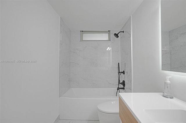 3020 Marcos Dr S106, Aventura, FL 33160