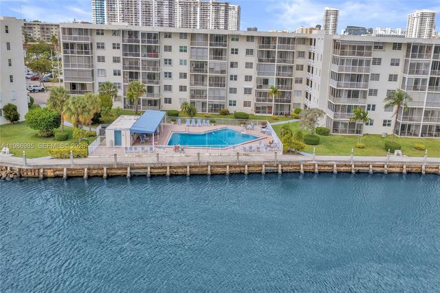 3020 Marcos Dr S106, Aventura, FL 33160