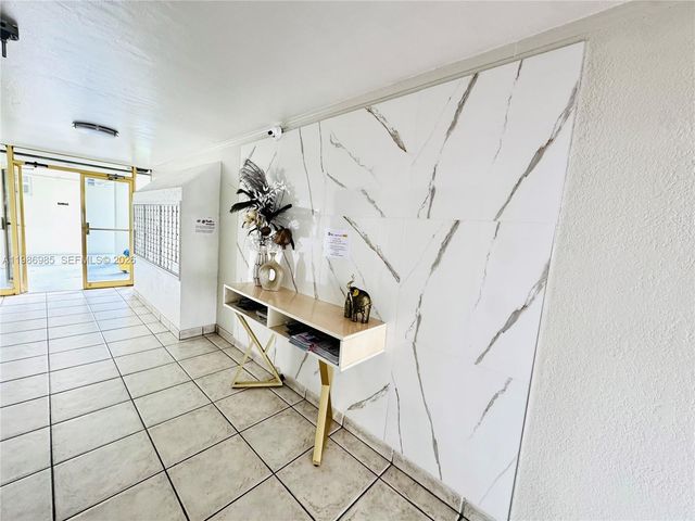 3020 Marcos Dr S106, Aventura, FL 33160