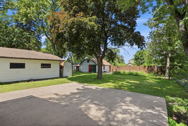 1218 4th Street NW, Elk River, MN 55330