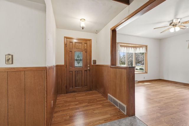 1218 4th Street NW, Elk River, MN 55330