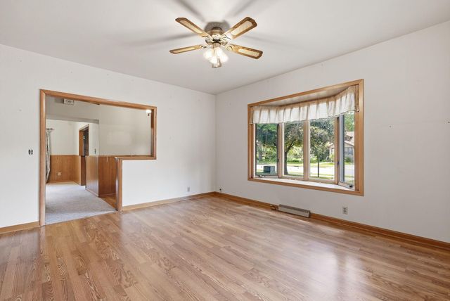 1218 4th Street NW, Elk River, MN 55330