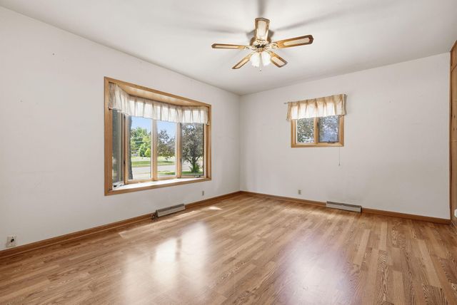 1218 4th Street NW, Elk River, MN 55330