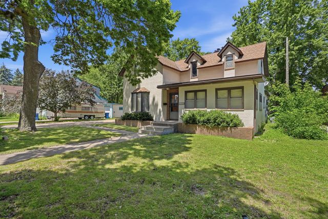 1218 4th Street NW, Elk River, MN 55330