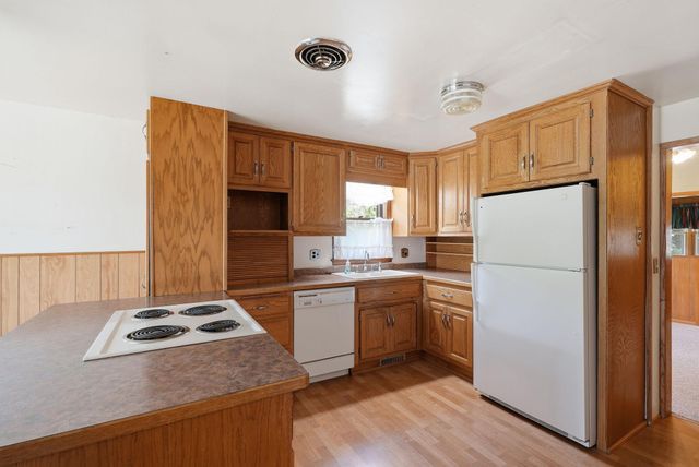1218 4th Street NW, Elk River, MN 55330