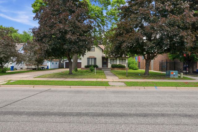 1218 4th Street NW, Elk River, MN 55330