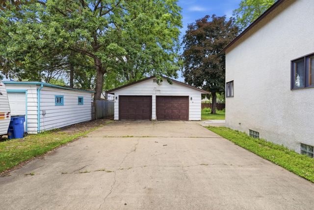 1218 4th Street NW, Elk River, MN 55330