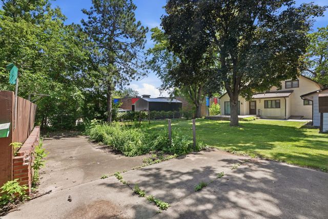 1218 4th Street NW, Elk River, MN 55330