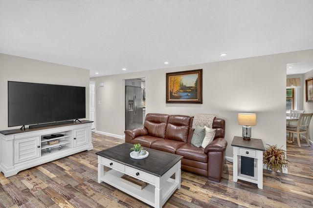46 Esta Rd, Plymouth, MA 02360