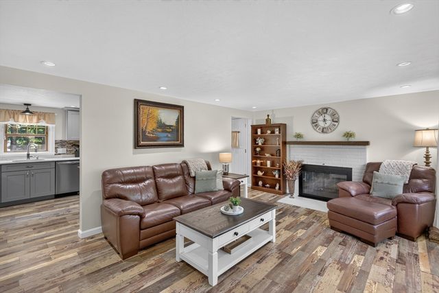 46 Esta Rd, Plymouth, MA 02360