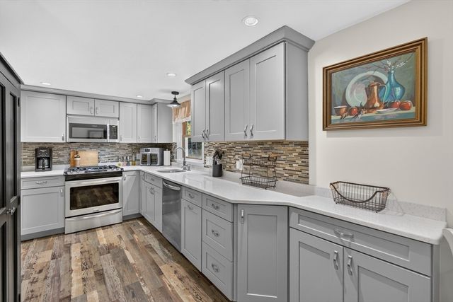 46 Esta Rd, Plymouth, MA 02360