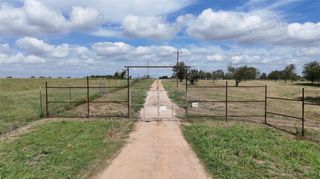 000 Watterson RD, Red Rock, TX 78662