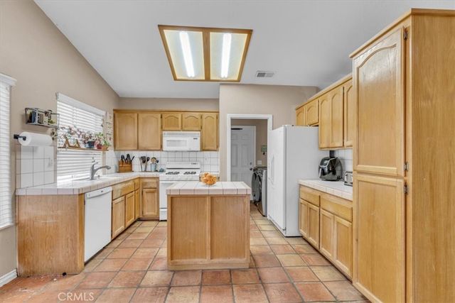 27134 Silver Lakes, Helendale, CA 92342