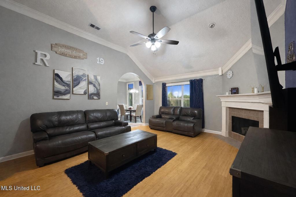 6568 Braybourne Main, Olive Branch, MS 38654 — photo 5