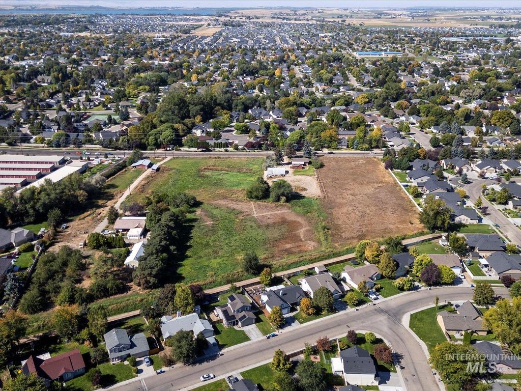 604 S Midland Blvd, Nampa, ID 83686 photo 9