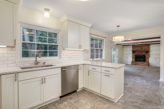 4259 WENDELL Road, West Bloomfield Charter Township, MI 48323