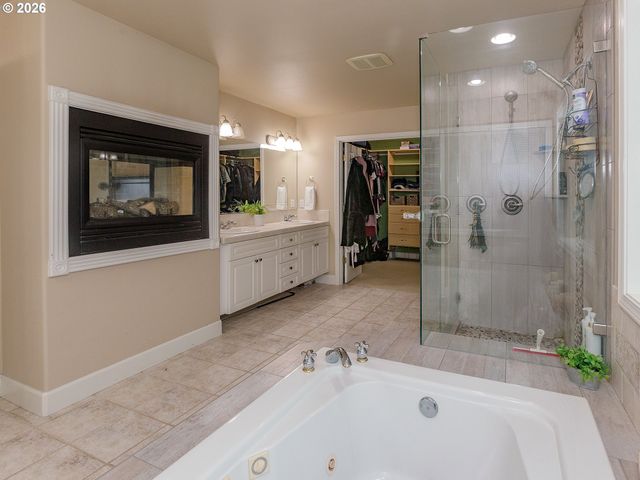 125 WISHMAN Dr, Woodland, WA 98674