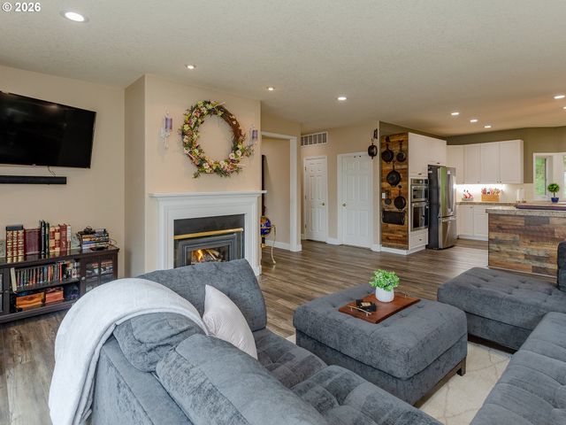 125 WISHMAN Dr, Woodland, WA 98674