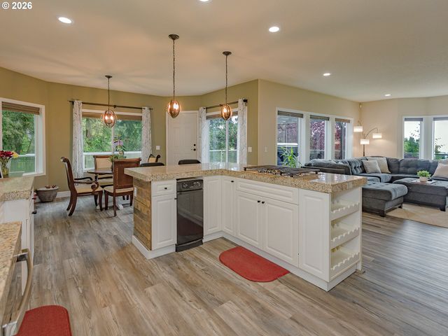 125 WISHMAN Dr, Woodland, WA 98674