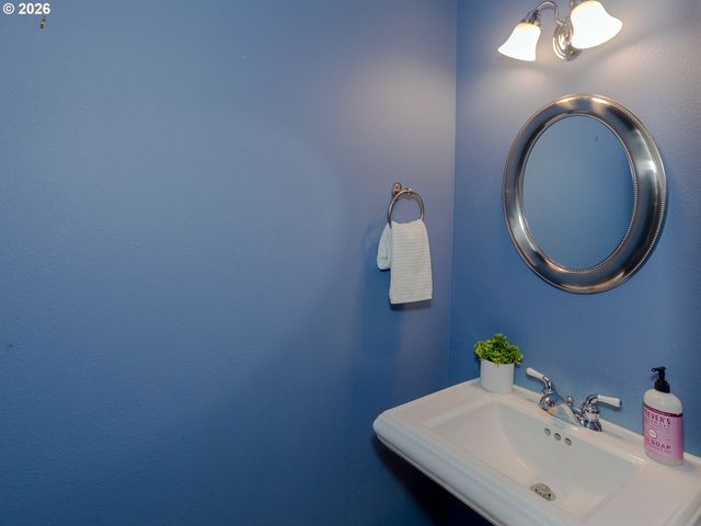 125 WISHMAN Dr, Woodland, WA 98674