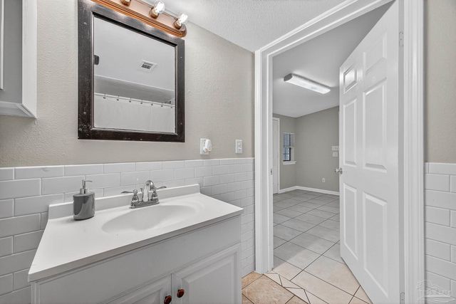 2400 W Gadsden St, Pensacola, FL 32505