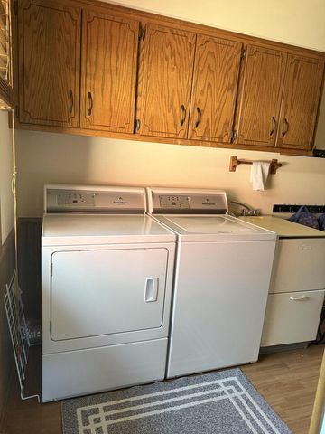 8716 W Whitaker AVENUE, Greenfield, WI 53228