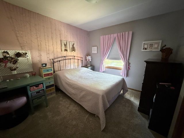 8716 W Whitaker AVENUE, Greenfield, WI 53228