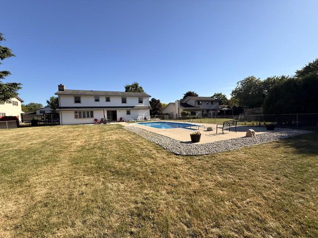 8716 W Whitaker AVENUE, Greenfield, WI 53228