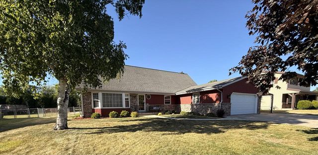 8716 W Whitaker AVENUE, Greenfield, WI 53228