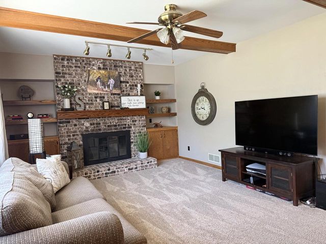 8716 W Whitaker AVENUE, Greenfield, WI 53228