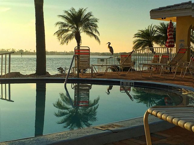 4750 COVE CIRCLE 502, St Petersburg, FL 33708