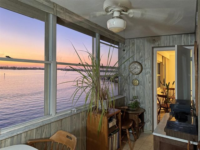 4750 COVE CIRCLE 502, St Petersburg, FL 33708