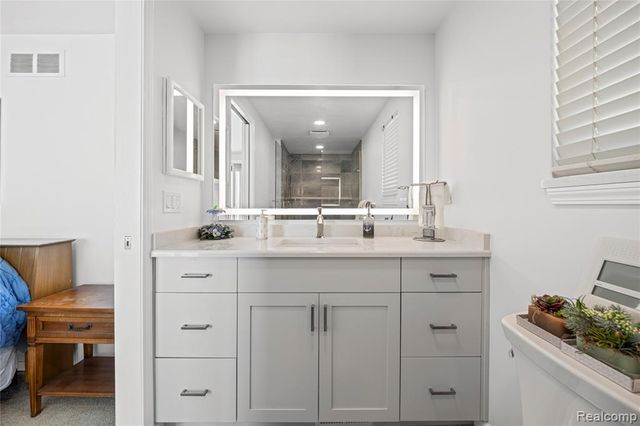 50666 Jefferson Avenue D8, New Baltimore, MI 48047