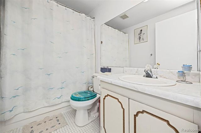 50666 Jefferson Avenue D8, New Baltimore, MI 48047