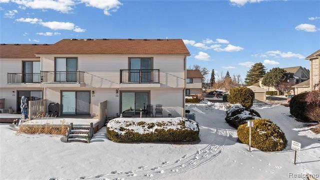 50666 Jefferson Avenue D8, New Baltimore, MI 48047