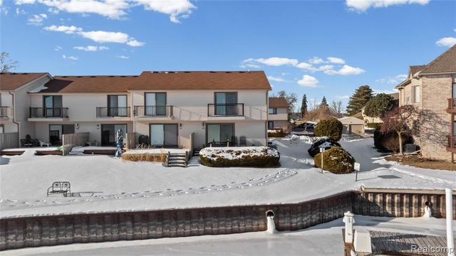 50666 Jefferson Avenue D8, New Baltimore, MI 48047