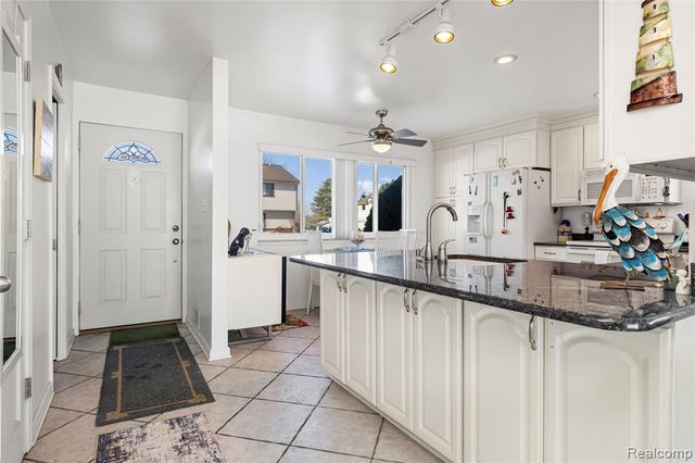 50666 Jefferson Avenue D8, New Baltimore, MI 48047