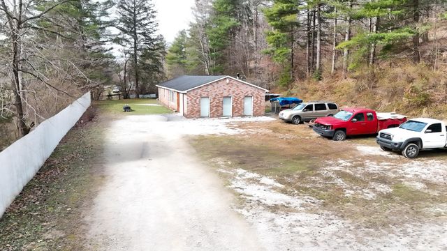 3990 Hwy 421 S, Mckee, KY 40447