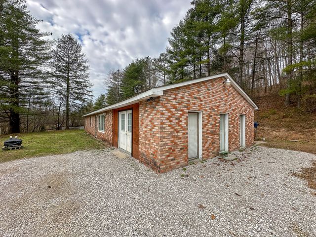 3990 Hwy 421 S, Mckee, KY 40447