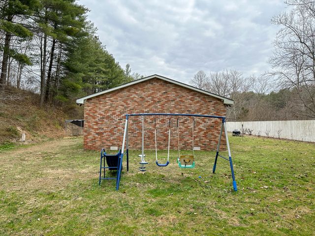 3990 Hwy 421 S, Mckee, KY 40447