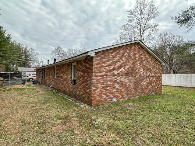 3990 Hwy 421 S, Mckee, KY 40447
