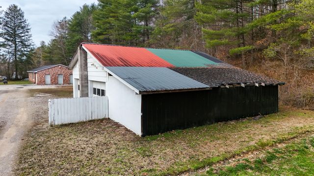 3990 Hwy 421 S, Mckee, KY 40447