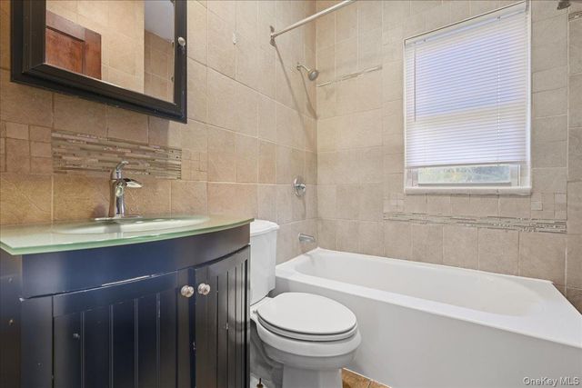 1 Carl Street, Greenvale, NY 11548