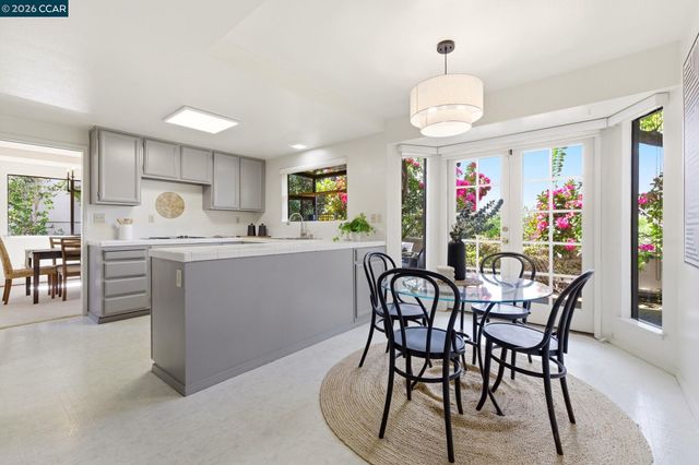 1578 Pyrenees Pl, Walnut Creek, CA 94598